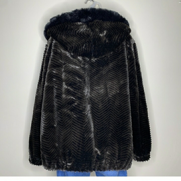 Ladies Collection by Gallery Faux-fur hooded coat in 1X - Picture 4 of 7